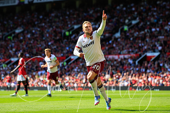 Jarrod Bowen celebrates at Old Trafford