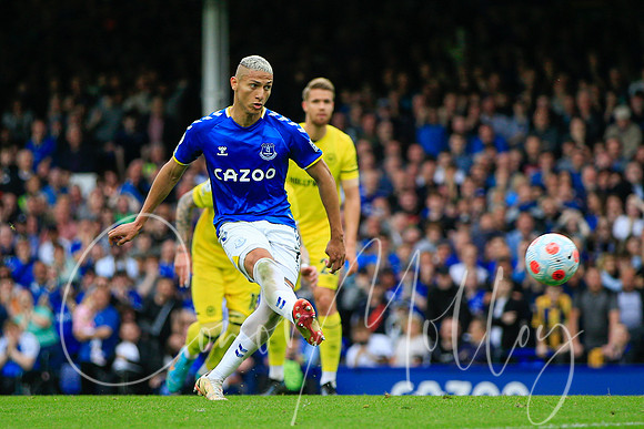 Richarlison scores from the penalty spot