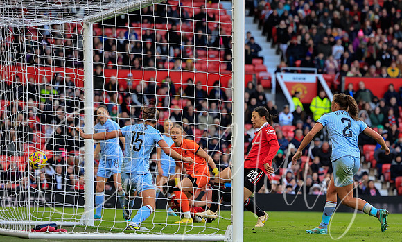 Rachel Williams scores