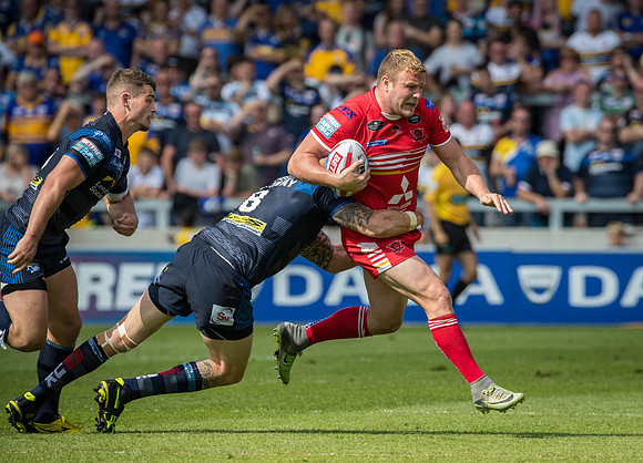 Josh Jones powers through for Salford Red Devils