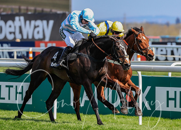 Noel Fehily stretches Black Op