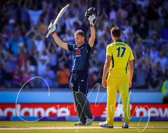 Jos Buttler acknowledges the applause