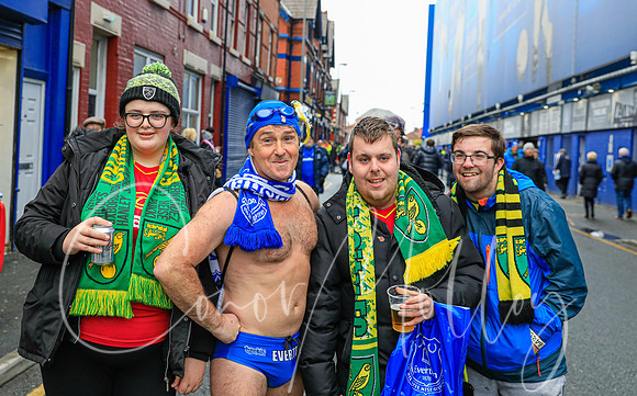 Speedo Mick with Norwich fans