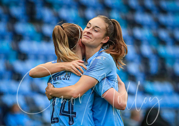 Tessa Wullaert & Kiera Walsh celebrate