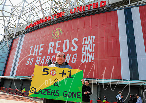 Protesting Manchester United fans, May 2021.