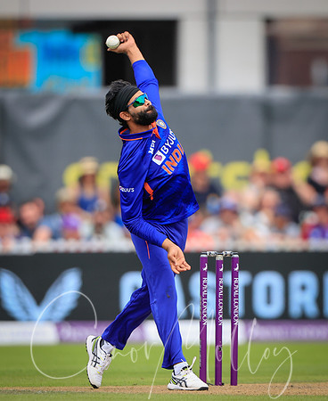 Jadeja bowling for In dia